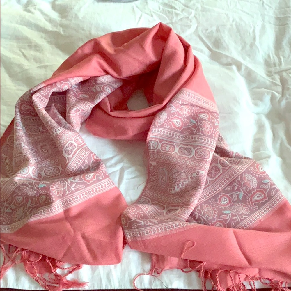 Pink pashmina